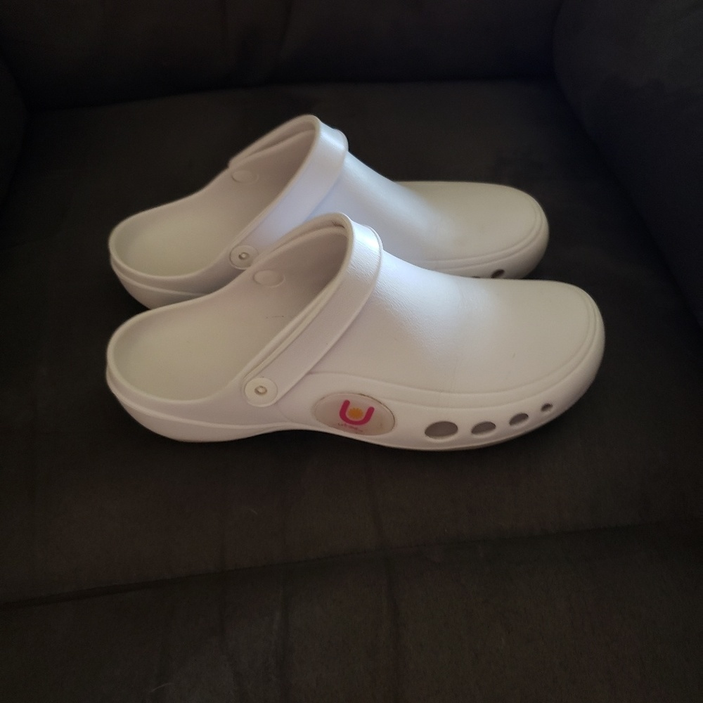 Clogs - Picture 4 of 5